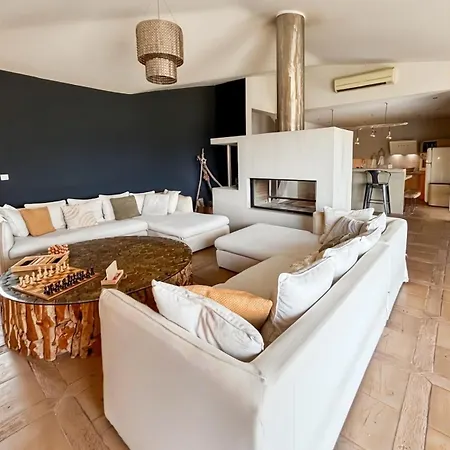 Villa Casa Sia - De 300m2 Avec Piscine Et Pool-house Dans Domaine Prive