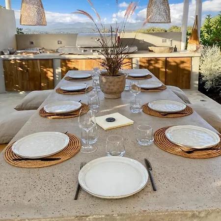 Casa Sia - De 300m2 Avec Piscine Et Pool-house Dans Domaine Prive * Porto-Vecchio (Corsica)